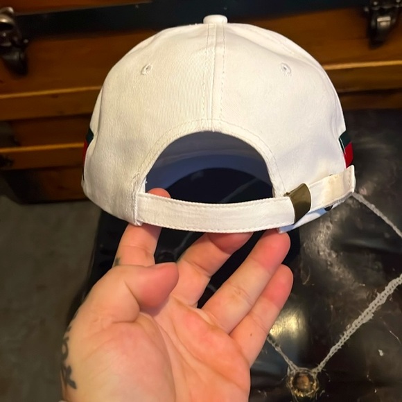 GUCCI EMBROIDERED BASEBALL HAT ADJUSTABLE NON-BRANDED - Picture 3 of 6